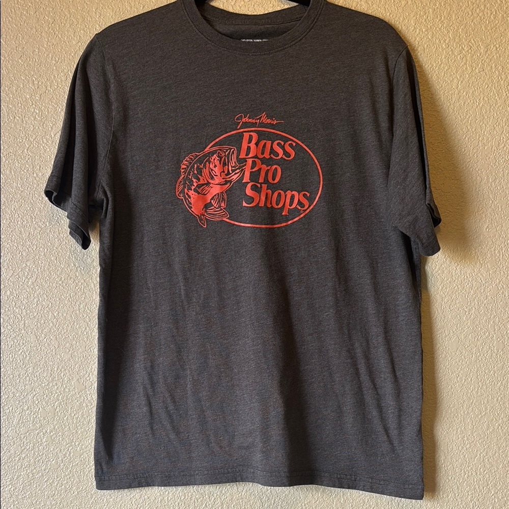 Bass Pro Shops Gray and Red Short Sleeve Tee